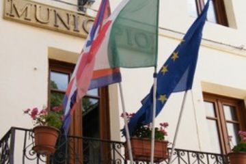 Immagini e angoli di Ingria - Palazzo comunale